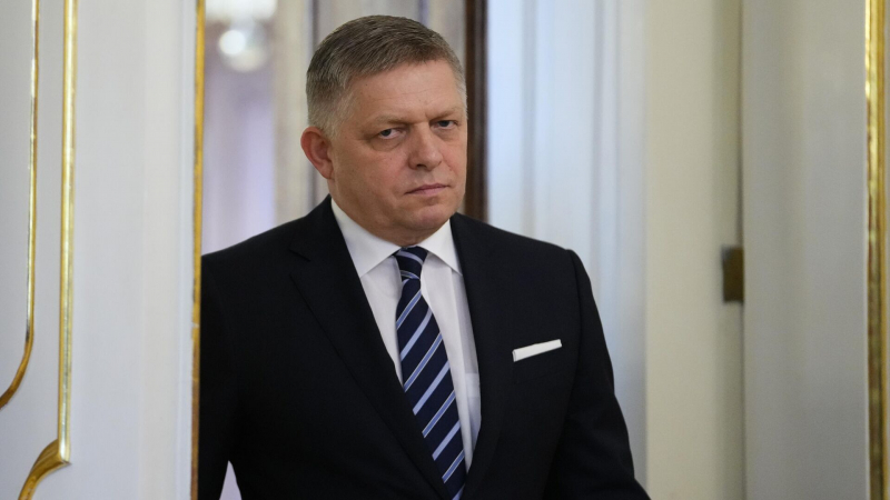 Фицо заявил, что конфликт на Украине превратил его в "паршивую овцу" Европы