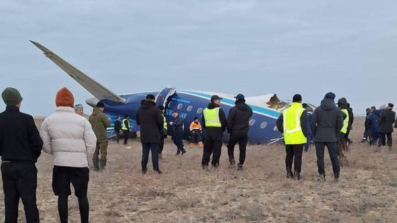 Количество выживших в авиакатастрофе в Актау выросло до 28 человек — МЧС