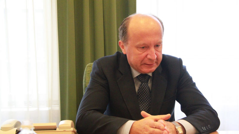 На Украину прибыл комиссар ЕС по вопросам обороны