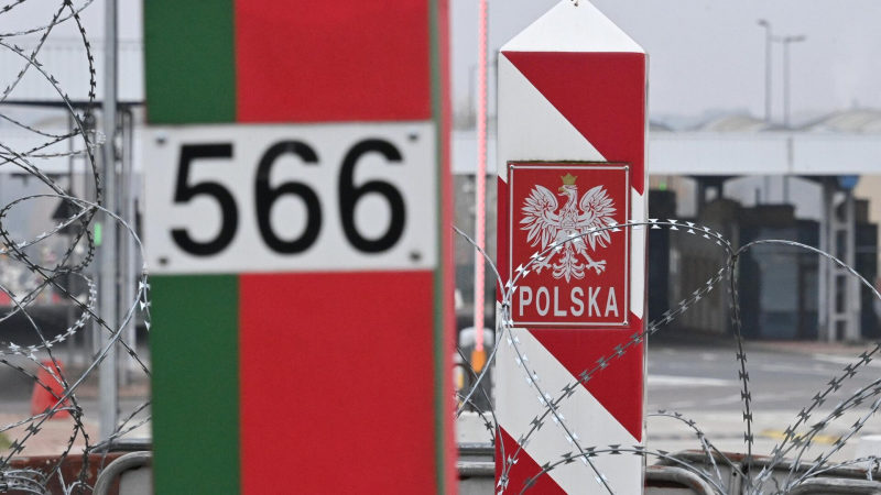 На въезд из Белоруссии в ЕС образовалась очередь из более, чем 2000 фур