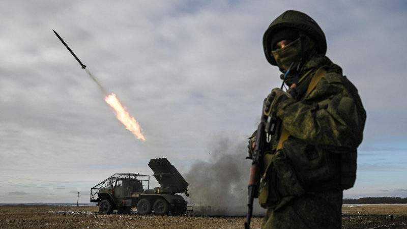 Российские военные уничтожили три пикапа в Харьковской области