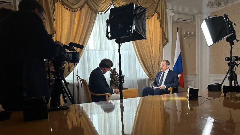 "Стыдно". На Западе неожиданно отреагировали на интервью Лаврова Карлсону