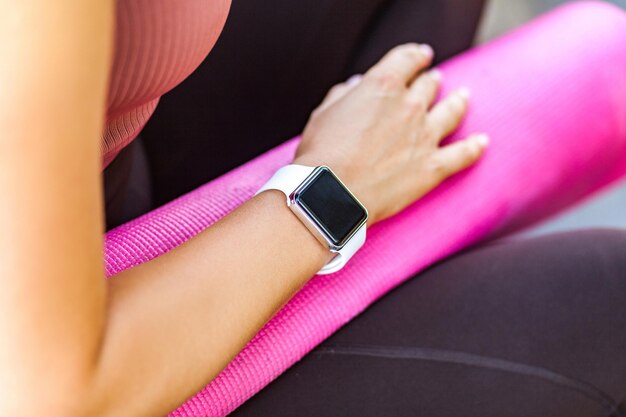 Fitbit Versa 2 подробный обзор возможностей и функций
