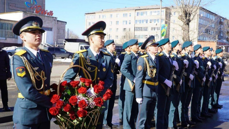 В Акмолинской области со 100-летним юбилеем поздравили ветерана ВОВ Арсения Щудляка